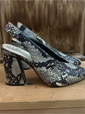 Vince Camuto Women’s Size 6M. Snake Print Leather, Block Heel.